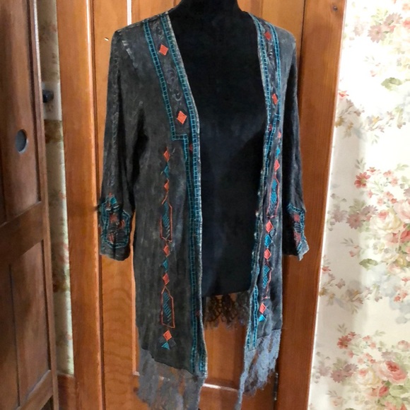 Kimono - Picture 1 of 3